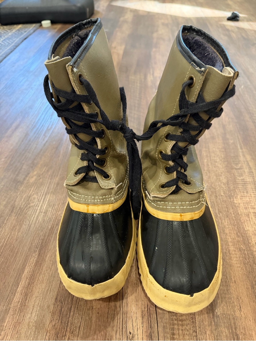 Sorel Women's Olive Green, Black and Tan Waterproof Lace-Up Winter Boots